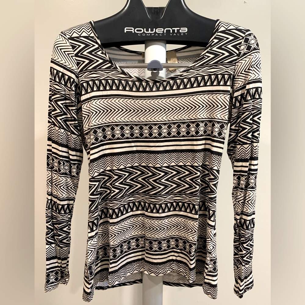 BKE Eased Tribal Pattern Long Sleeve